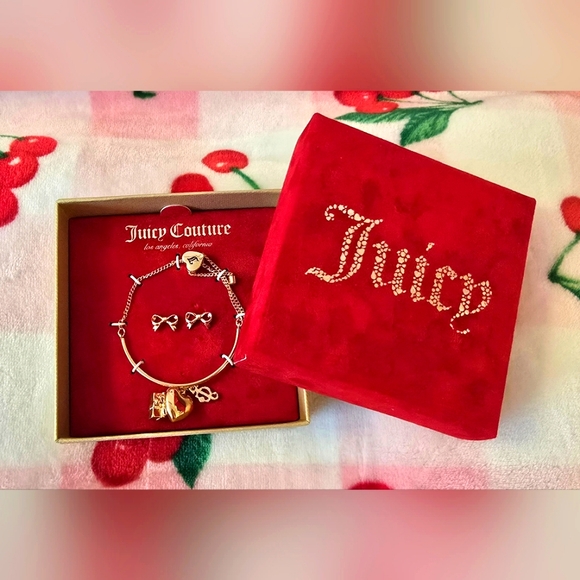 Juicy Couture Holiday Bracelet and Earring Set - Picture 4 of 6
